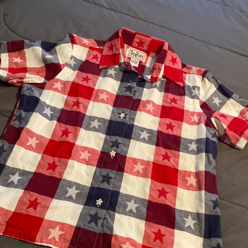 Shortsleeve button up shirt